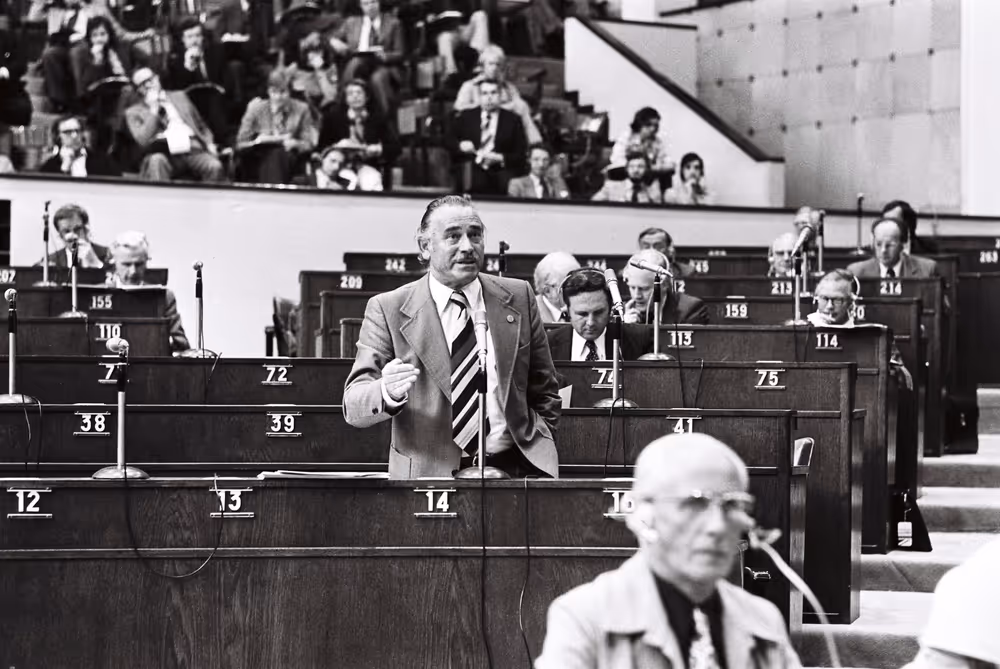 Hans Edgar JAHN during a plenary session in Strasbourg, May 10-14, 1976.