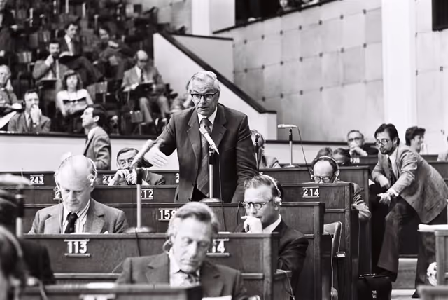Michael YEATS during a plenary session in Strasbourg, May 10-14, 1976.