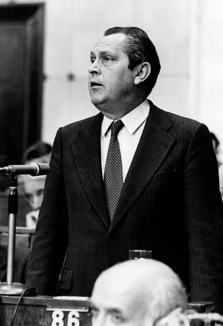 Suriet 35: Petrus LARDINOIS during a plenary session in Strasbourg, May 10-14, 1976.