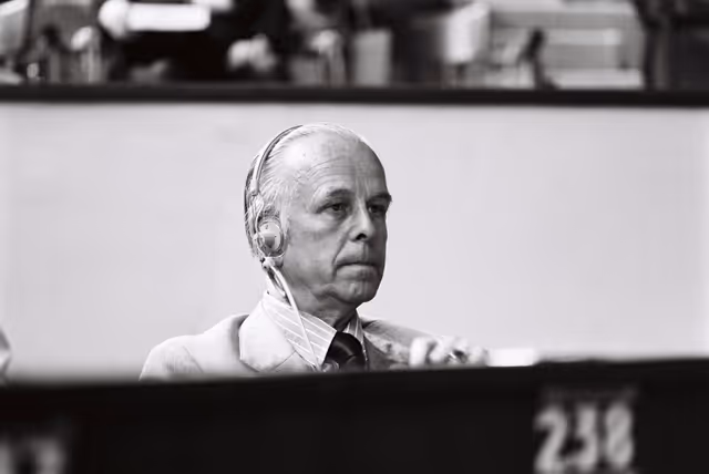 Φωτογραφία 15: Plenary session in Strasbourg, June 14-18, 1976