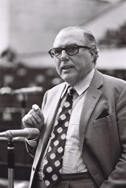 Φωτογραφία 8: Hans August LUCKER during a plenary session in Strasbourg, June 14-18, 1976