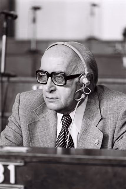 Φωτογραφία 32: Ernst ACHENBACH during a plenary session in Strasbourg, June 14-18, 1976