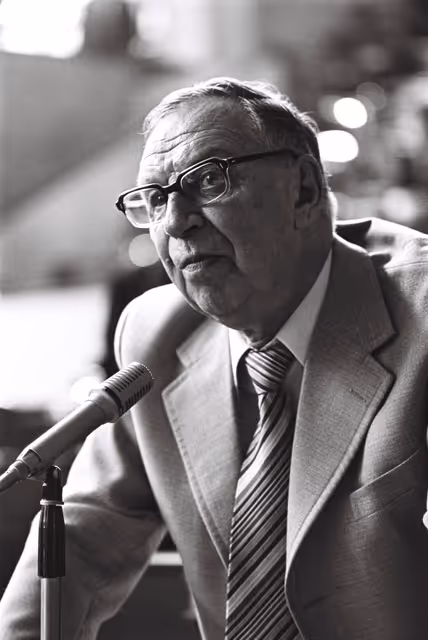 Φωτογραφία 12: Helmut K. ARTZINGER during a plenary session in Strasbourg, June 14-18, 1976