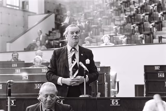 Φωτογραφία 23: Donald BRUCE OF DONINGTON during a plenary session in Strasbourg, June 14-18, 1976