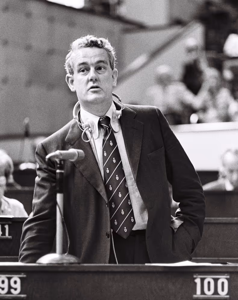 Tam DALYELL  during a plenary session in Strasbourg, June 14-18, 1976