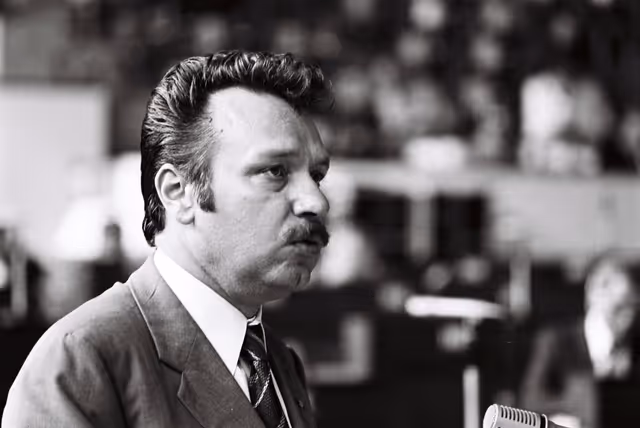 Φωτογραφία 31: Ernest GLINNE during a plenary session in Strasbourg, June 14-18, 1976
