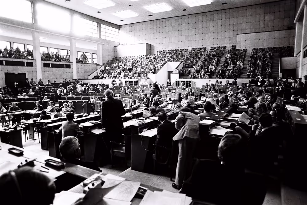 Plenary session in Strasbourg, June 14-18, 1976