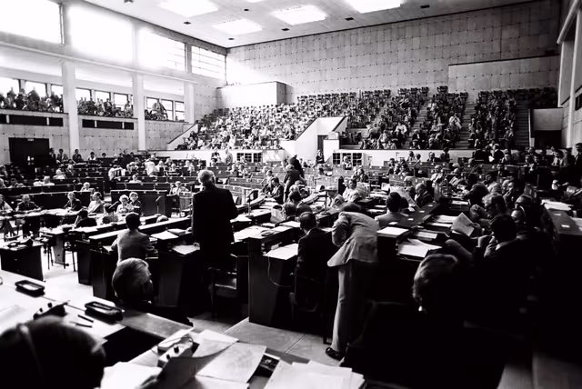 Φωτογραφία 16: Plenary session in Strasbourg, June 14-18, 1976