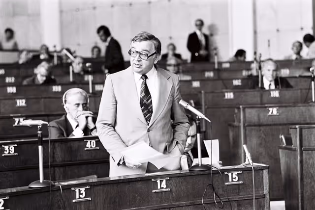 Φωτογραφία 29: EP President Egon KLEPSCH during a plenary session in Strasbourg, June 14-18, 1976