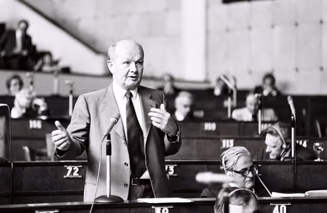 Φωτογραφία 43: Lucien MARTENS during a plenary session in Strasbourg, June 14-18, 1976