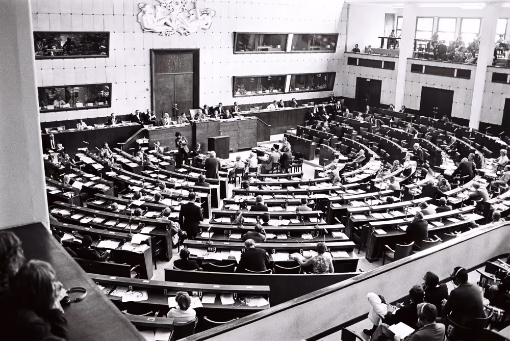 Plenary session in Strasbourg, June 14-18, 1976
