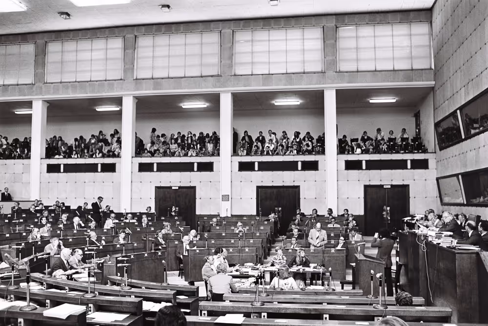 Plenary session in Strasbourg, June 14-18, 1976