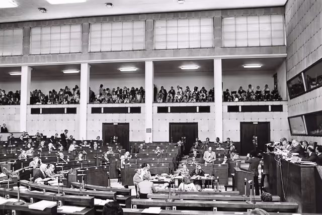 Φωτογραφία 11: Plenary session in Strasbourg, June 14-18, 1976