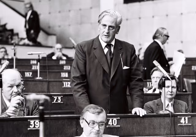 Φωτογραφία 21: James SCOTT-HOPKINS during a plenary session in Strasbourg, June 14-18, 1976