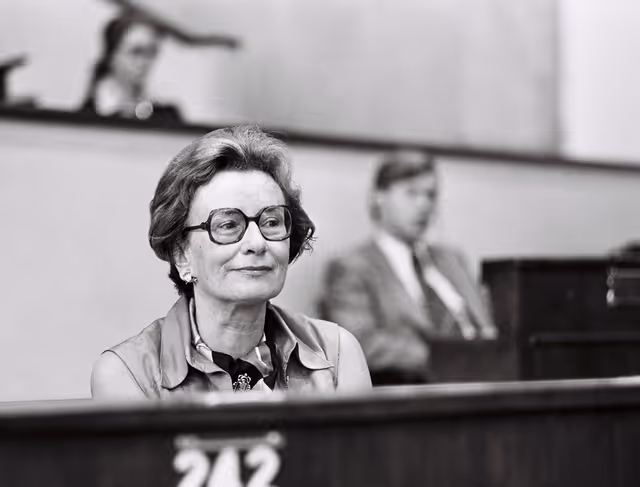 Φωτογραφία 7: Hanna WALZ during a plenary session in Strasbourg, June 14-18, 1976