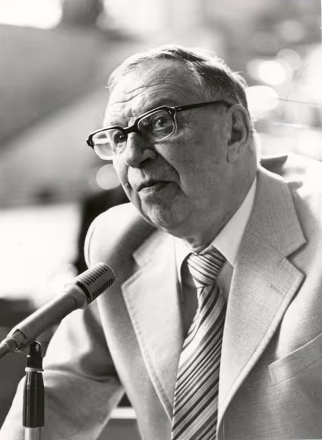 Φωτογραφία 11: Helmut K. ARTZINGER during a plenary session in Strasbourg, June 14-18, 1976