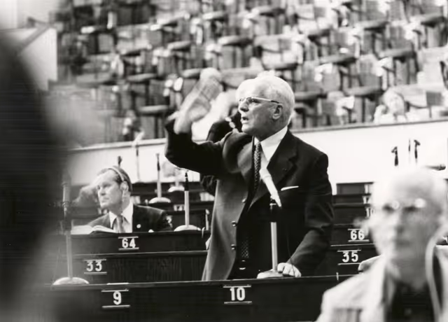 Φωτογραφία 11: Alfred BERTRAND during a plenary session in Strasbourg, June 14-18, 1976