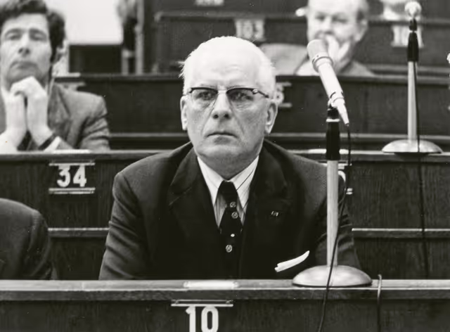 Φωτογραφία 12: Alfred BERTRAND during a plenary session in Strasbourg, June 14-18, 1976