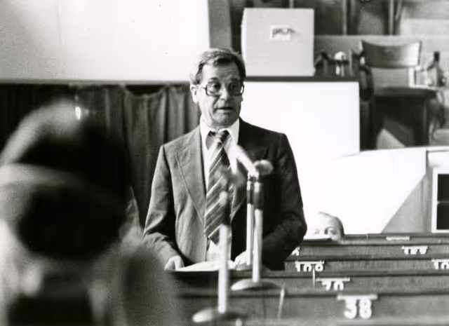 Φωτογραφία 16: Hermann SCHWÖRER during a plenary session in Strasbourg, June 14-18, 1976