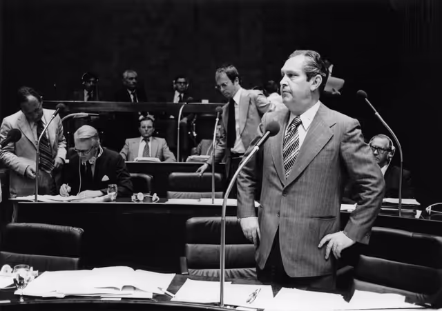 Various pictures in June 1976