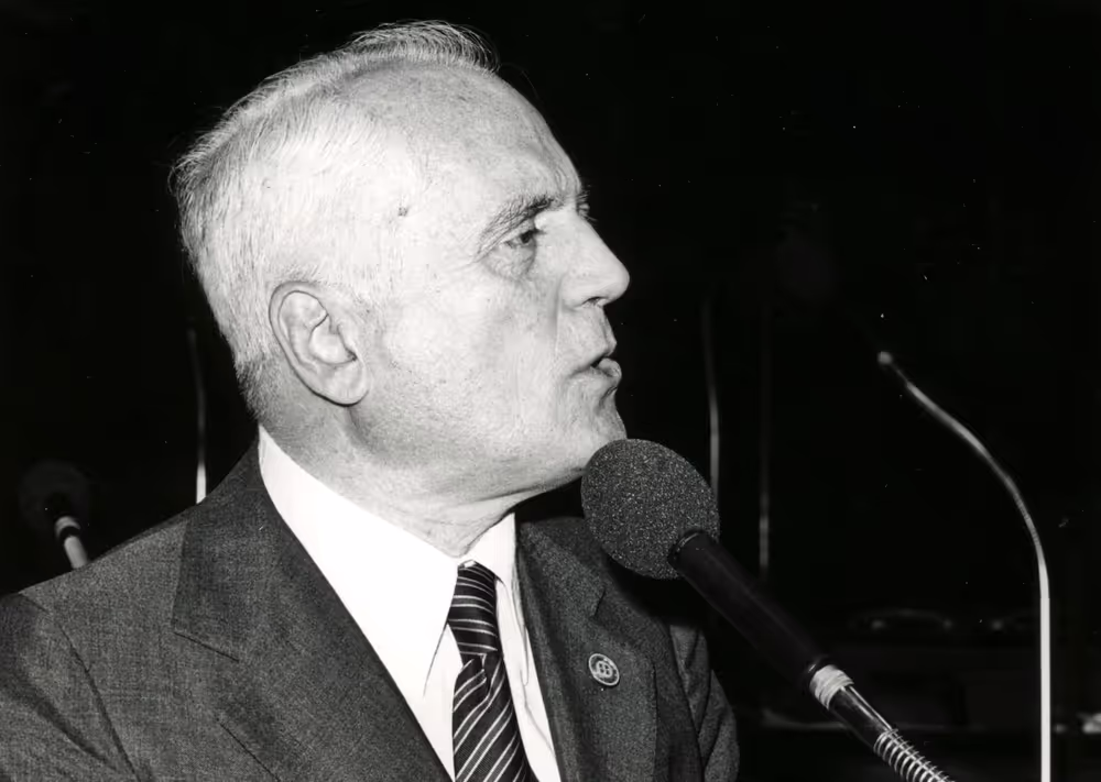 Various pictures in June 1976