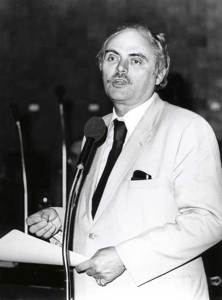 Various pictures in June 1976