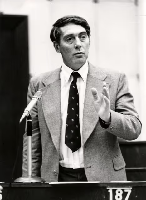 Fotografie 5: Plenary session in October 1976