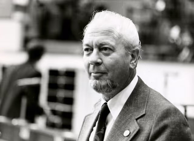 Fotografie 10: Plenary session in October 1976