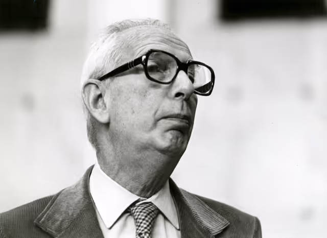 Fotografie 18: Plenary session in October 1976