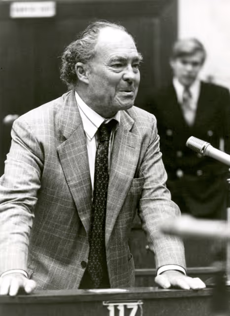 Fotografie 1: Plenary session in October 1976