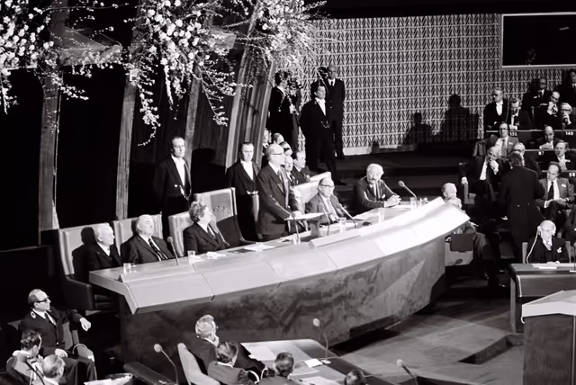 Billede 2: President Valery GISCARD d'ESTAING Inaugurate the Palais de l'Europe in Strasbourg