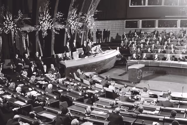 Billede 6: President Valery GISCARD d'ESTAING Inaugurate the Palais de l'Europe in Strasbourg