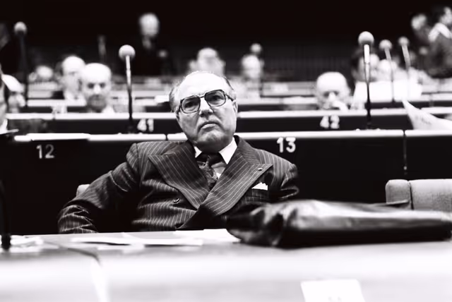 Foto 23: The European Parliament Vice President Hans August LUCKER during the European Parliament presidential election.