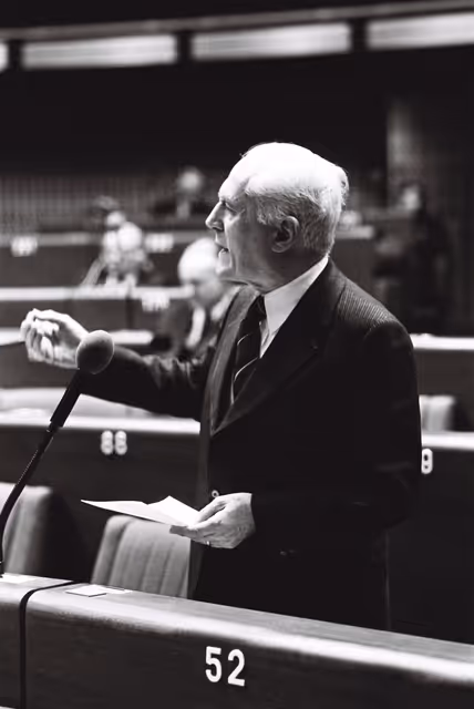 Nuotrauka 8: Plenary session in Strasbourg in April 1977