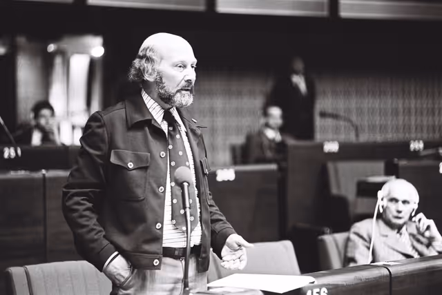Nuotrauka 17: Plenary session in Strasbourg in April 1977