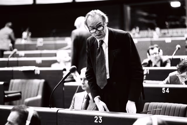 Nuotrauka 15: Plenary session in Strasbourg in April 1977