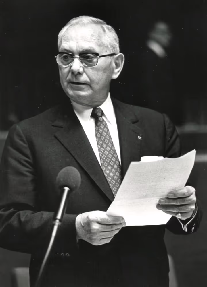 Plenary session in June 1977