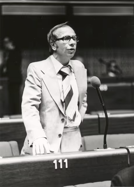 Fotó 3: Plenary session in June 1977