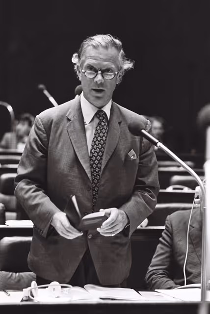Photo 48: The delegue John Holbrook OSBORN during a session in Luxembourg in October 1977.