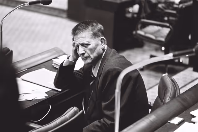 Photo 26: The delegue Giorgio AMENDOLA during a session in October 1977.