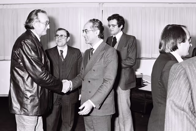 Foto 19: Emilio COLOMBO meets with journalists in Strasbourg