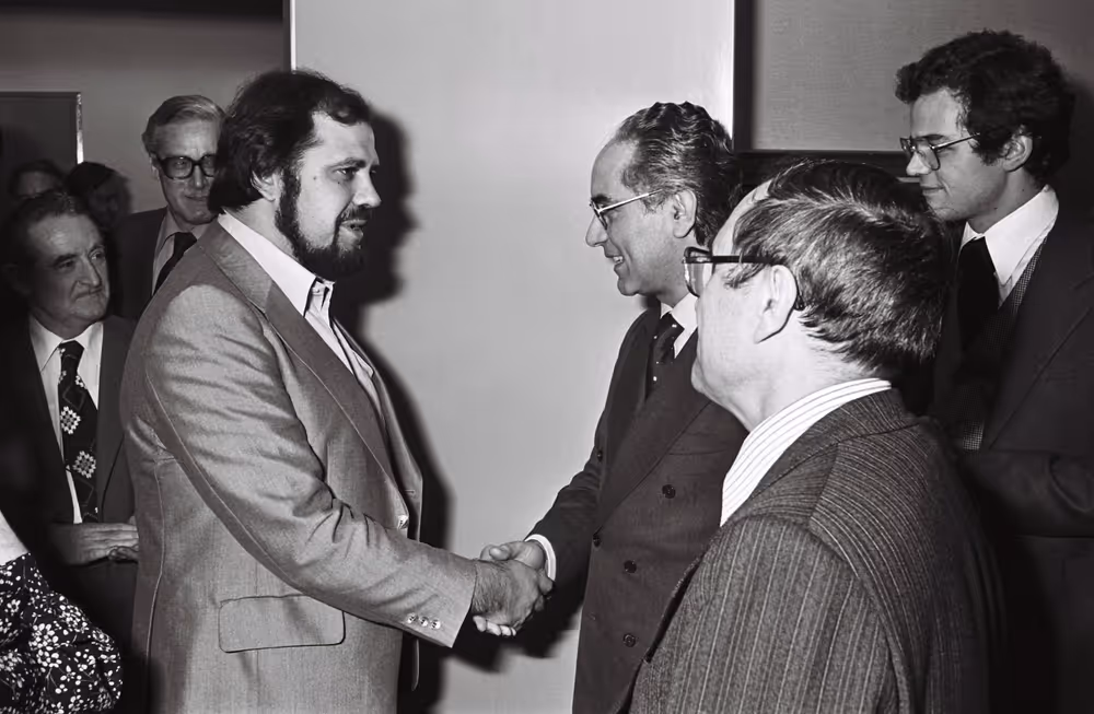 Emilio COLOMBO meets with journalists in Strasbourg