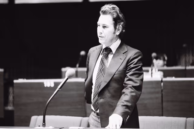 Fotografia 25: The delegue Horst HAASE during a session in Strasbourg in December 1977.