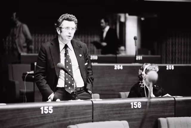 Fotografia 27: The delegue William KAVANAGH during a session in Strasbourg in December 1977.