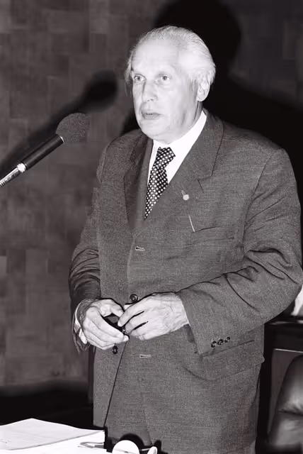 Foto 3: The delegue Erwin LANGE during a session in Luxembourg in September 1978.