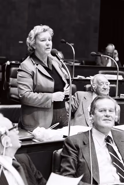 Foto 9: The delegue Gwyneth DUNWOODY during a session in Luxembourg in September 1978.
