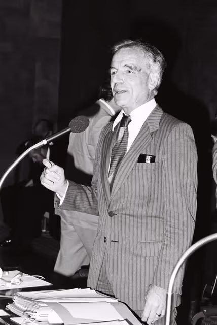 Foto 12: The delegue Hellmut SIEGLERSCHMIDT during a session in Luxembourg in September 1978.