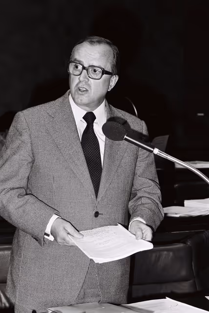 Foto 23: The delegue Rudolf LUSTER during a session in Luxembourg in September 1978.