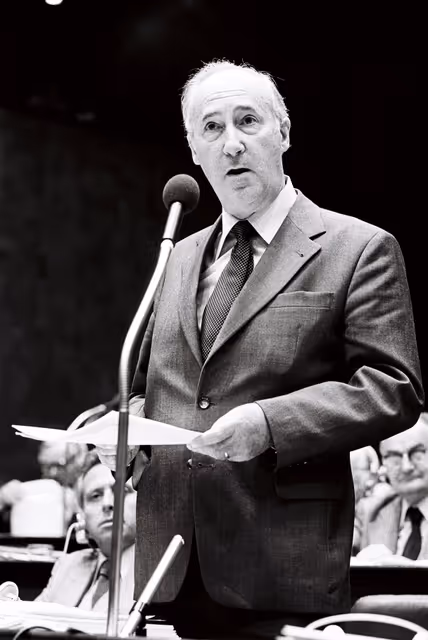 Foto 36: MÜLLER-HERMANN Ernst during the plenary Session in september 1978