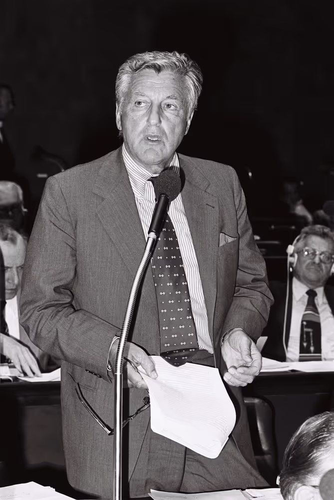 The delegue Erik Bernhard BLUMENFELD during a session in September 1978.